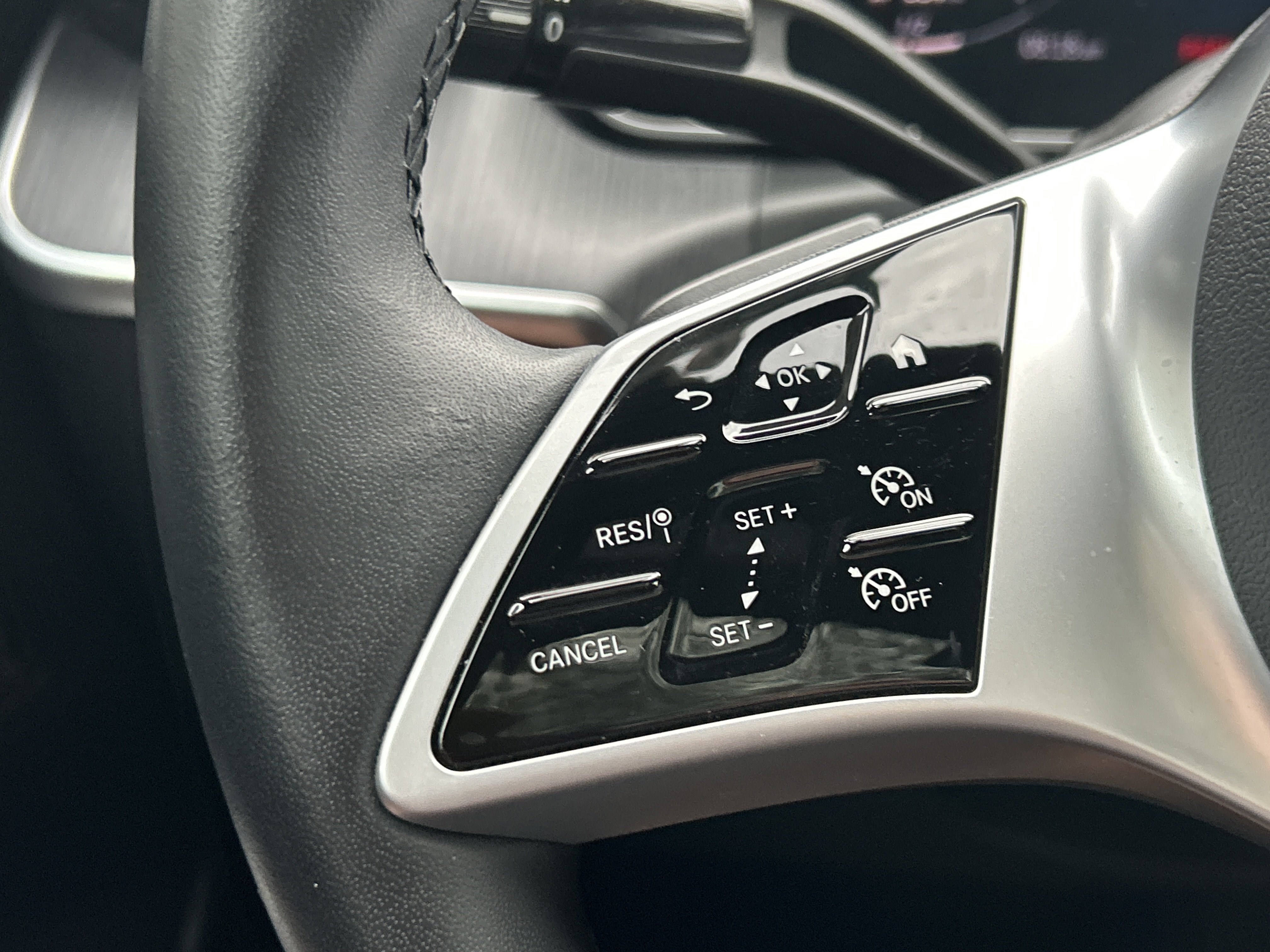 Certified 2025 Mercedes-Benz C 300 Sedan image 29