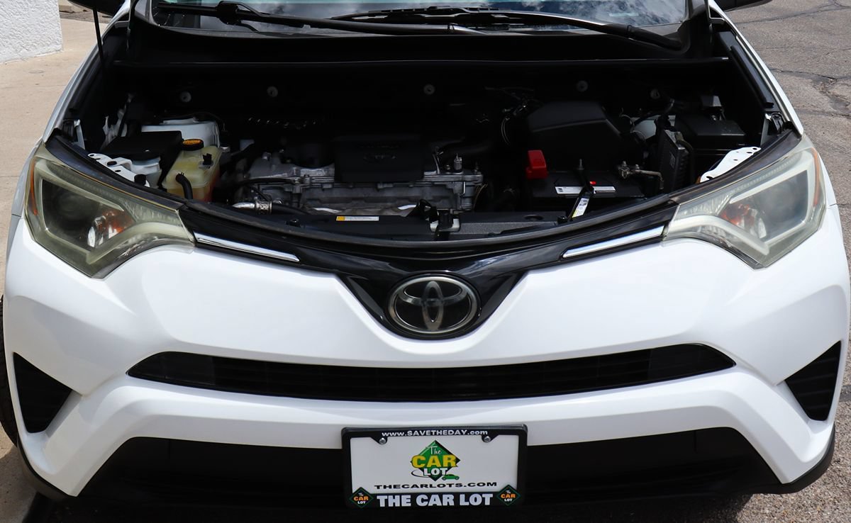 Used 2018 Toyota RAV4 LE w/ All Weather Liner Package FWD image 53