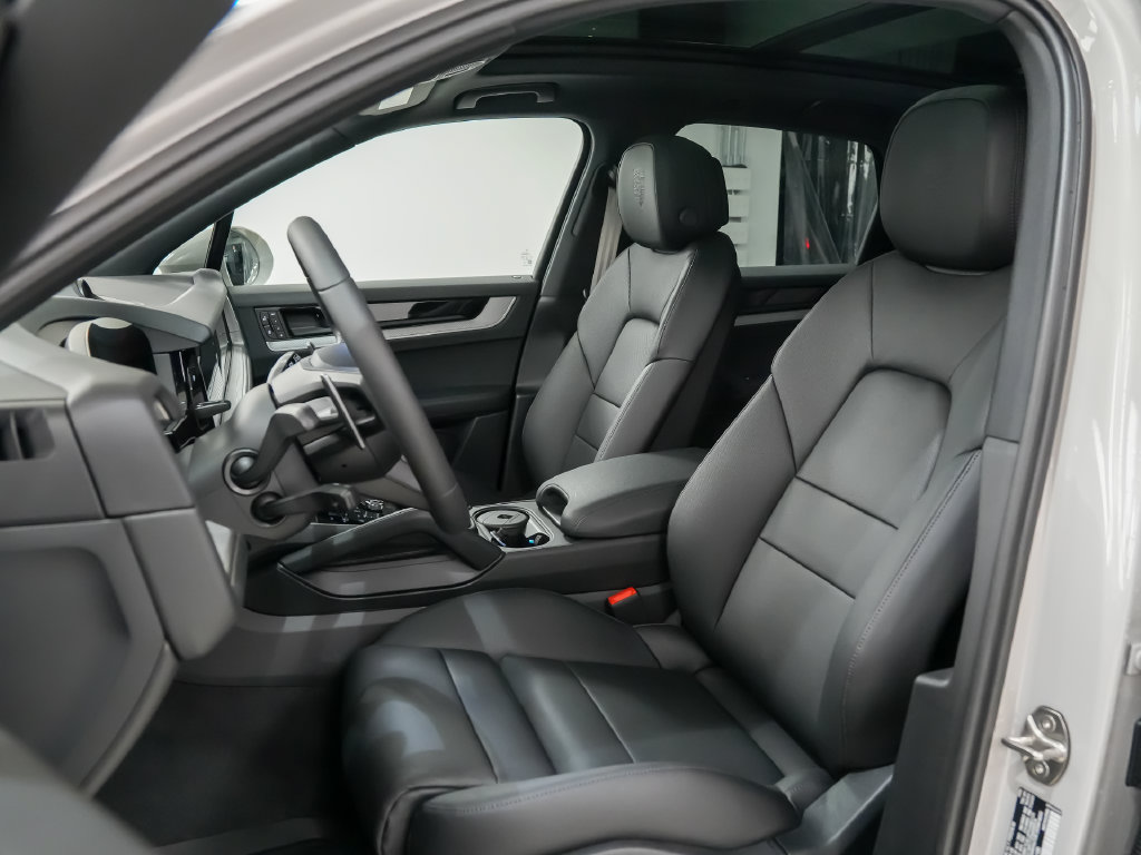 New 2026 Porsche Cayenne S AWD/4WD image 5