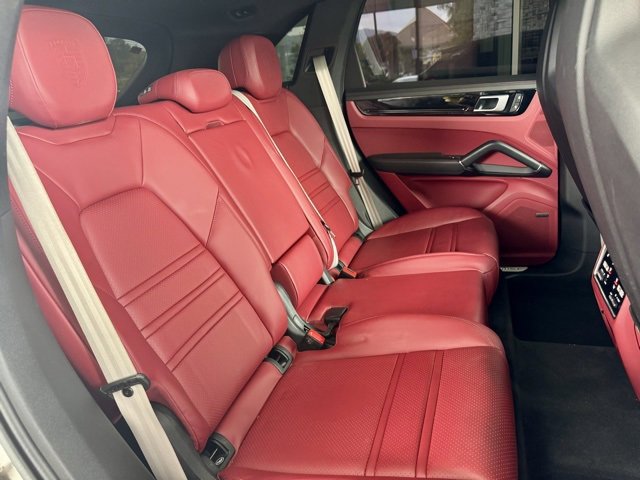 Used 2022 Porsche Cayenne Platinum Edition image 24