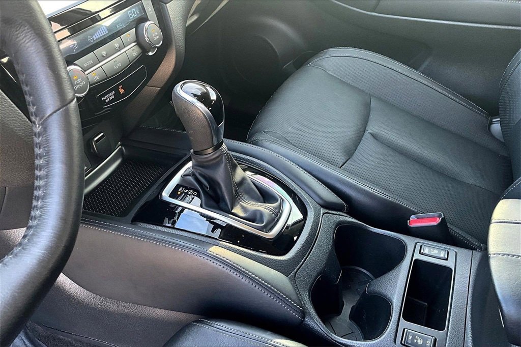 Used 2017 Nissan Rogue SL w/ SL Premium Package image 22