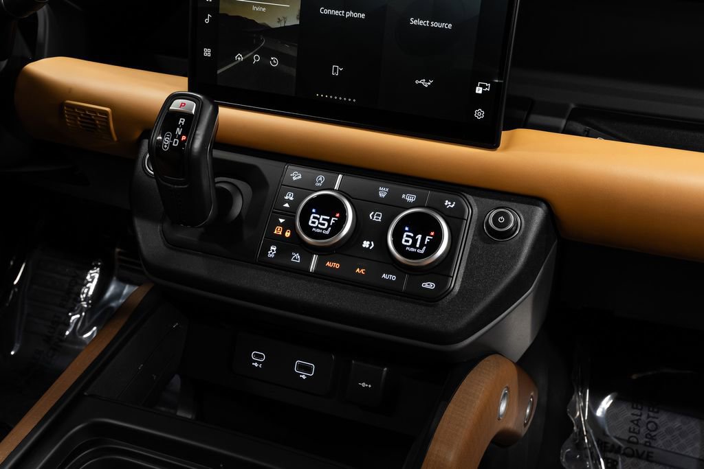 Used 2023 Land Rover Defender 110 X image 28