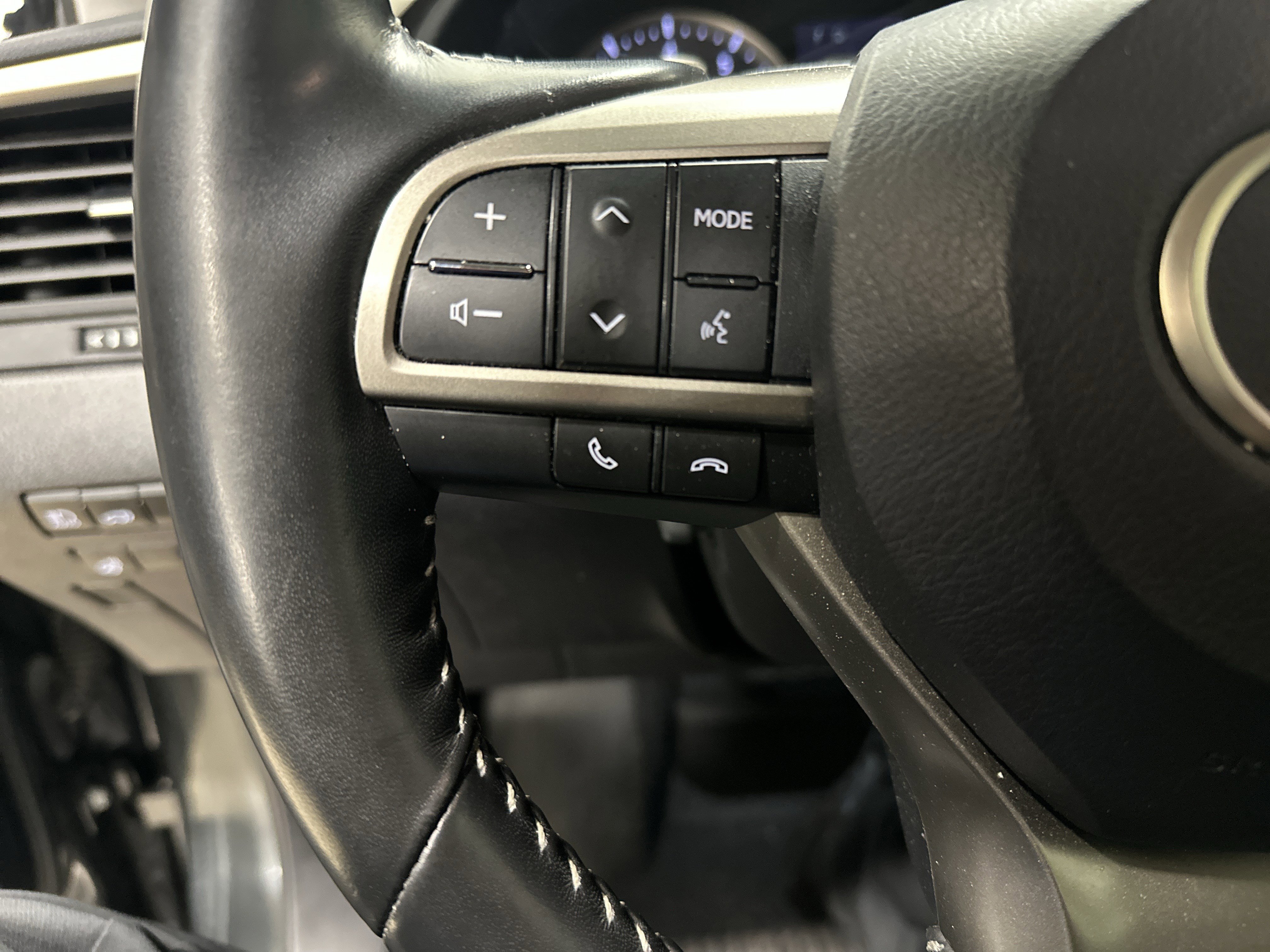 Used 2020 Lexus RX 350 AWD w/ Premium Package image 19