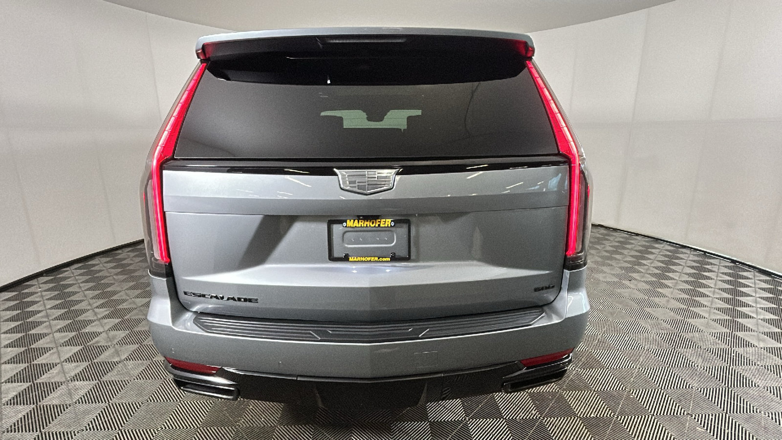 Used 2023 Cadillac Escalade Sport Platinum w/ LPO, ONYX Package AWD/4WD image 4