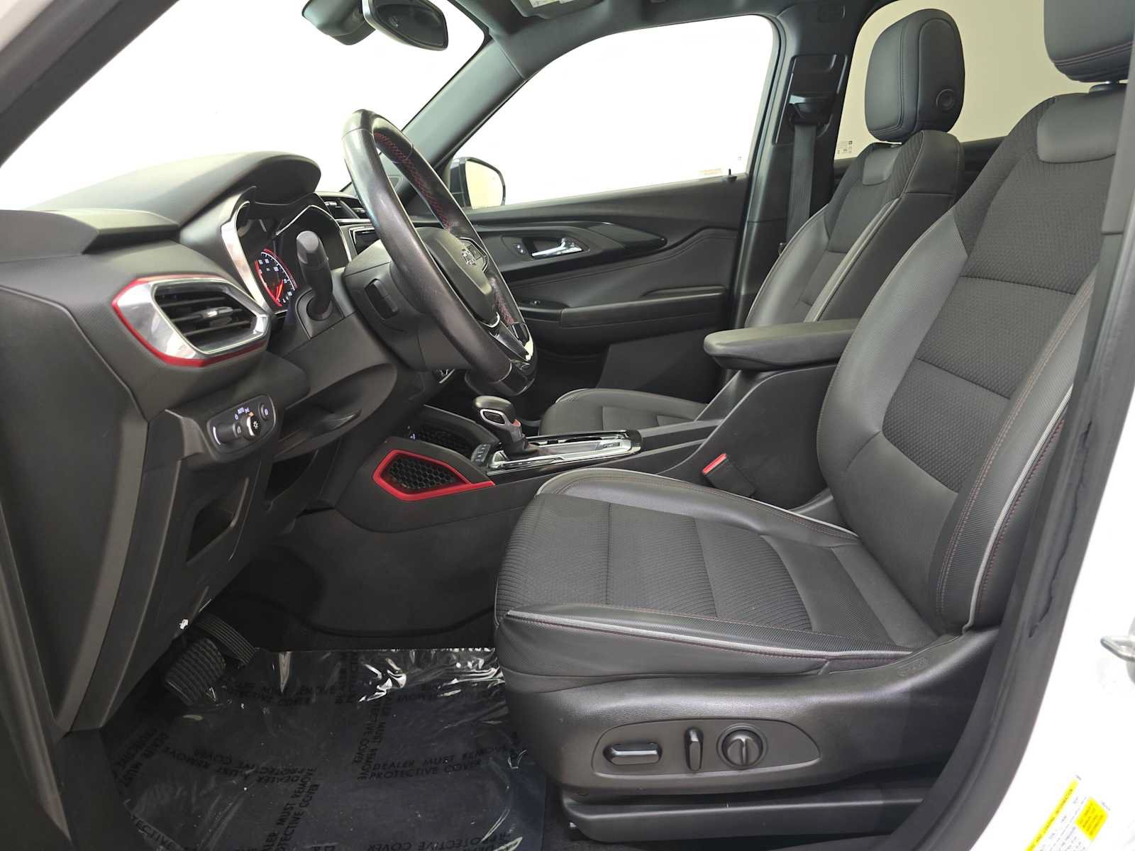 Used 2021 Chevrolet TrailBlazer RS w/ Sun and Liftgate Package AWD/4WD image 22