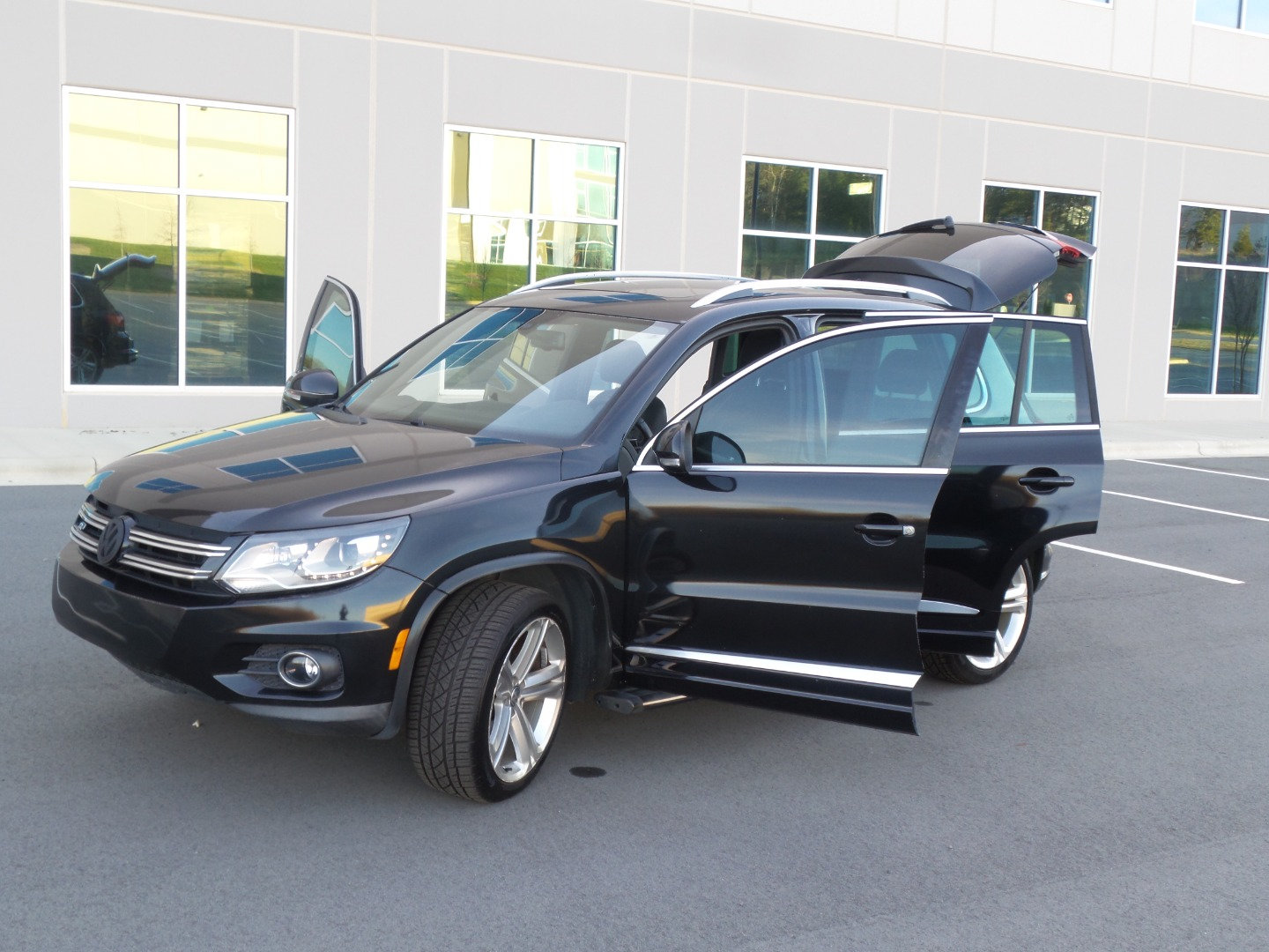 Used 2015 Volkswagen Tiguan R-Line FWD image 61