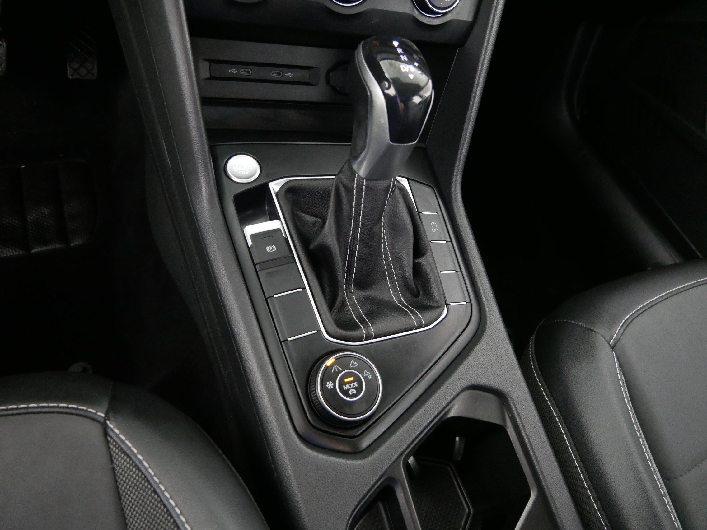 Certified 2022 Volkswagen Taos SE w/ Panoramic Sunroof Package image 24