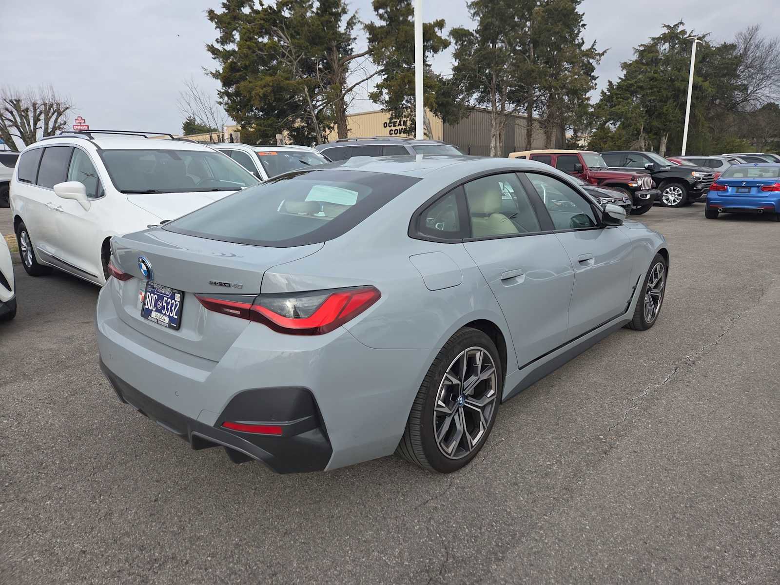 Used 2023 BMW i4 eDrive40 w/ M Sport Package image 6