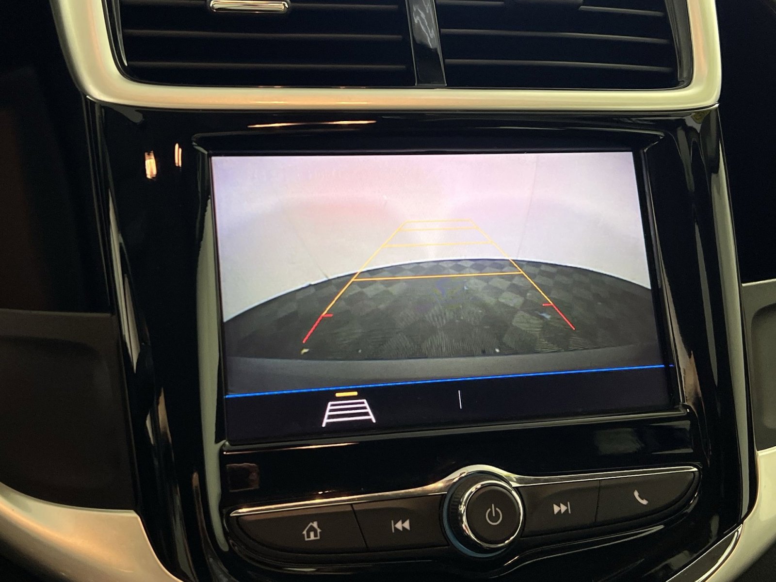 Used 2020 Chevrolet Sonic LT image 19