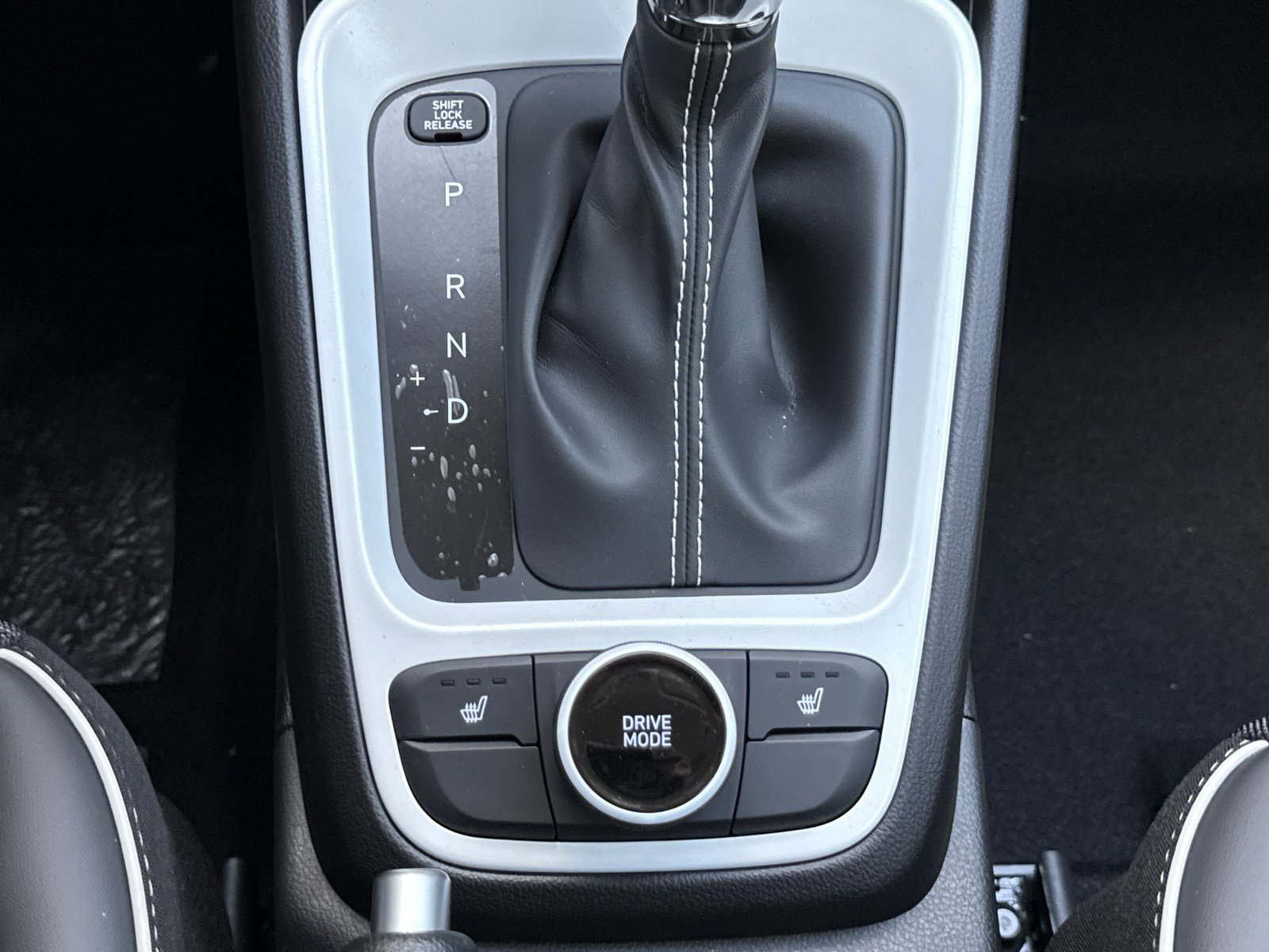 New 2026 Hyundai Venue SEL FWD image 25