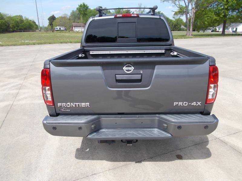 Used 2020 Nissan Frontier PRO-4X w/ Pro-4x Utility Package image 15