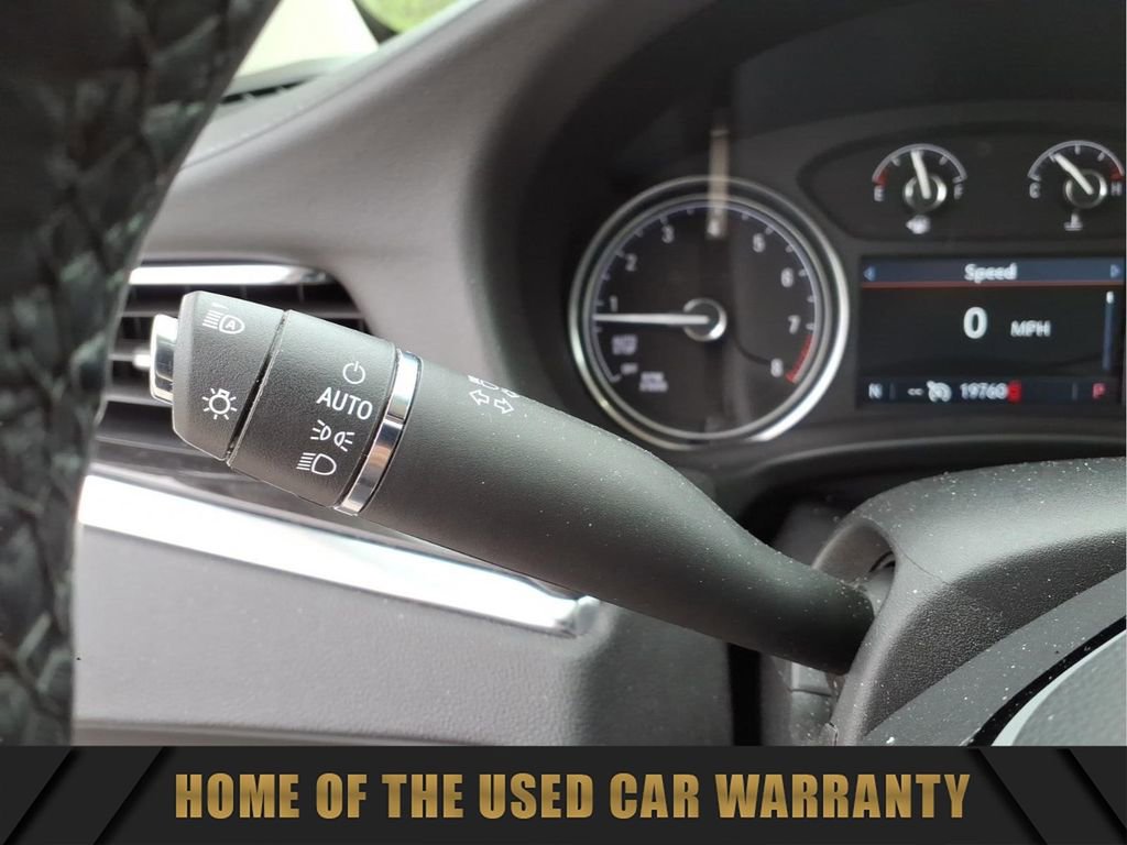 Used 2023 Buick Enclave Essence image 24