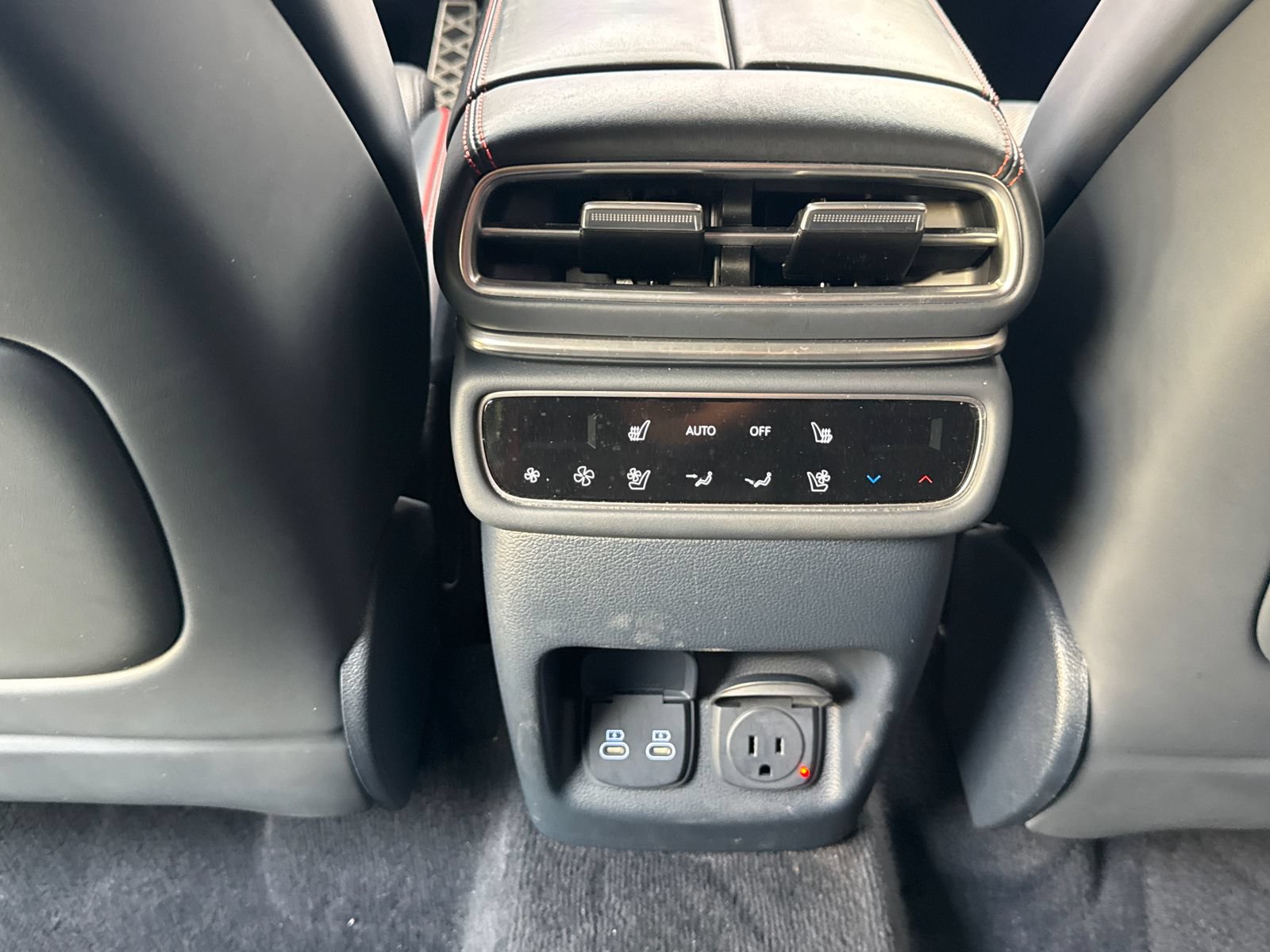 Used 2025 Genesis GV80 3.5T e-SC AWD/4WD image 25