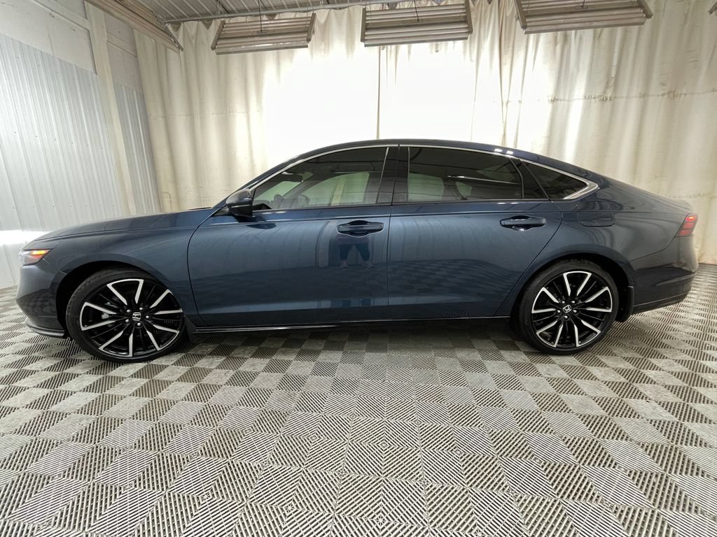 Used 2024 Honda Accord Touring image 4