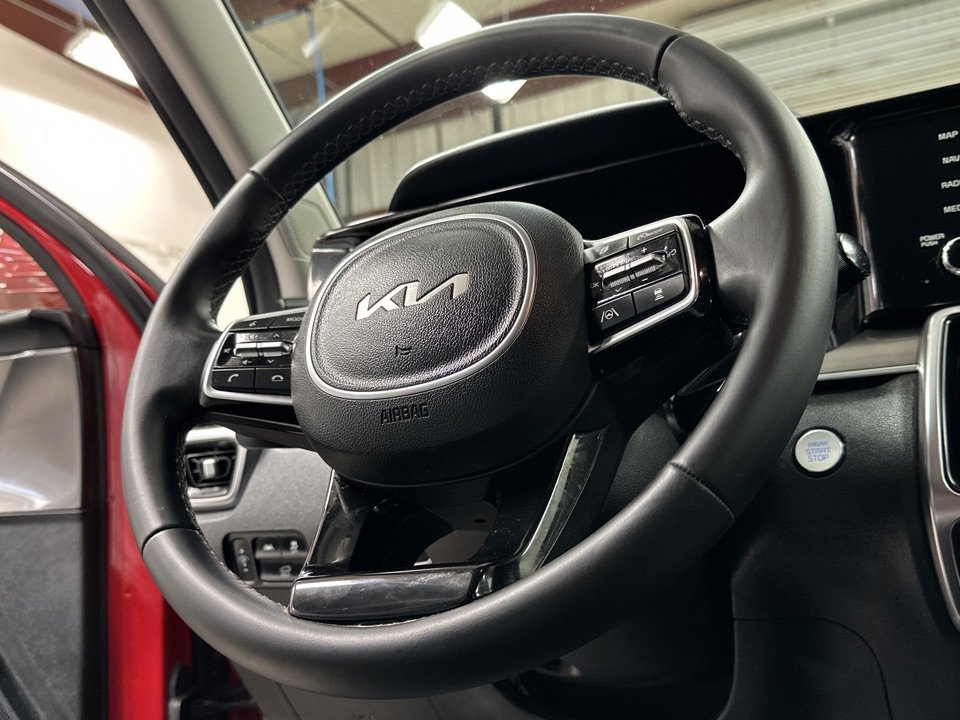 Used 2023 Kia Sorento EX image 10