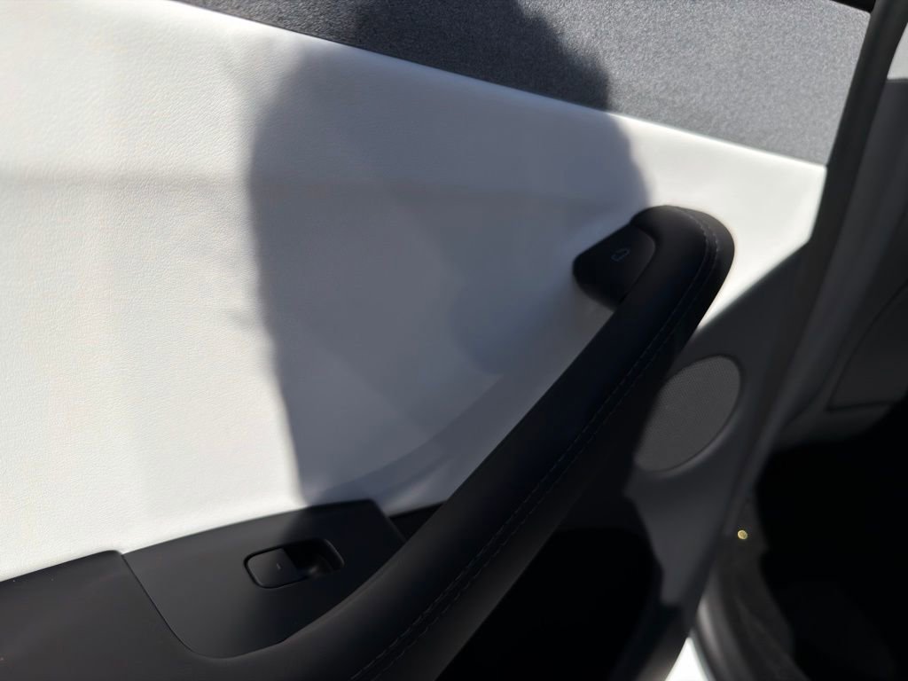 Used 2026 Tesla Model Y Long Range image 41