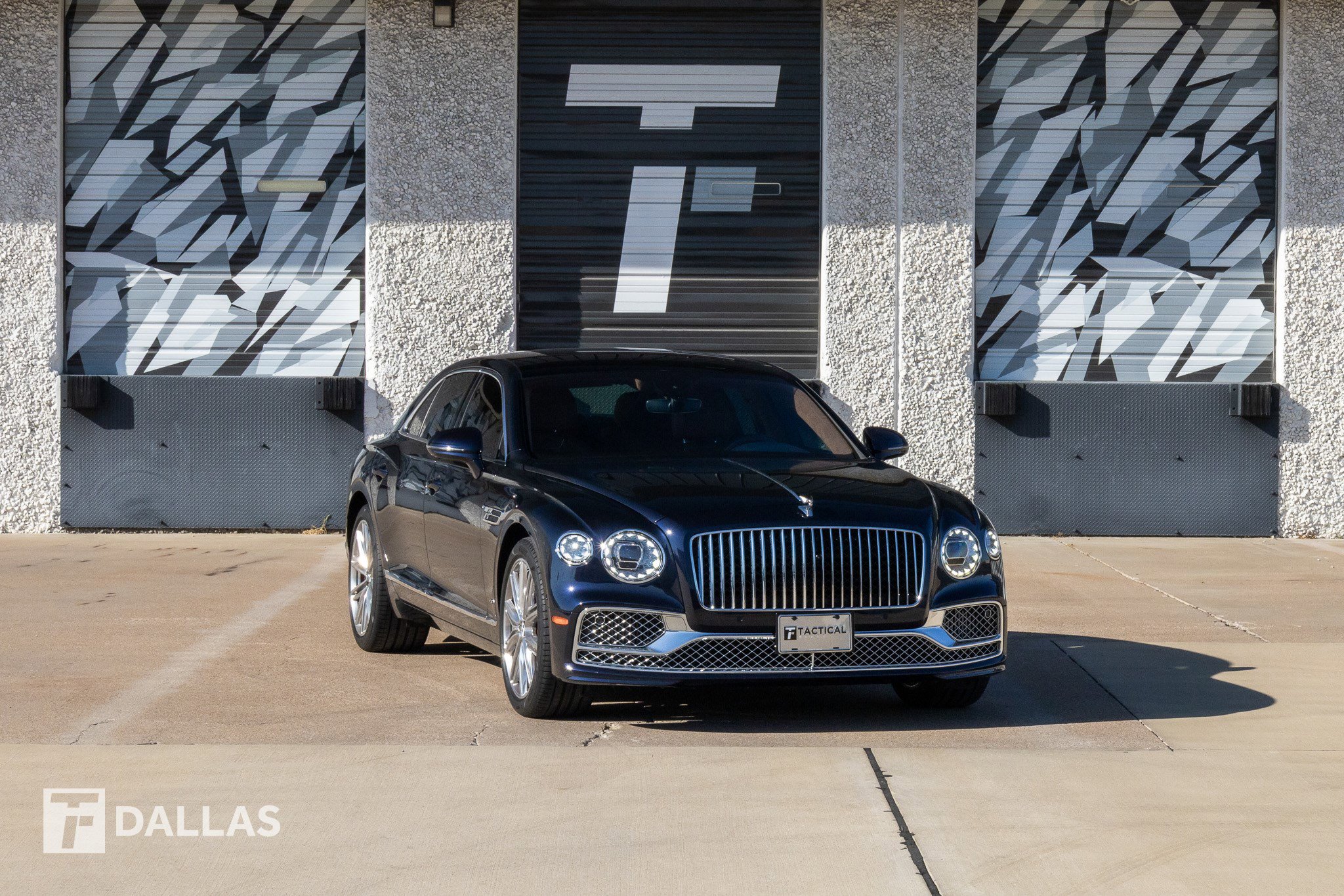 Used 2022 Bentley Flying Spur V8 image 1