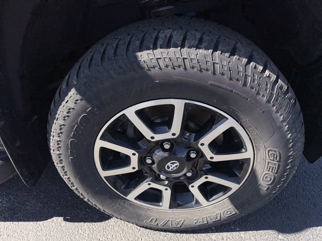 Used 2021 Toyota Tundra Limited w/ Limited Premium Package image 32