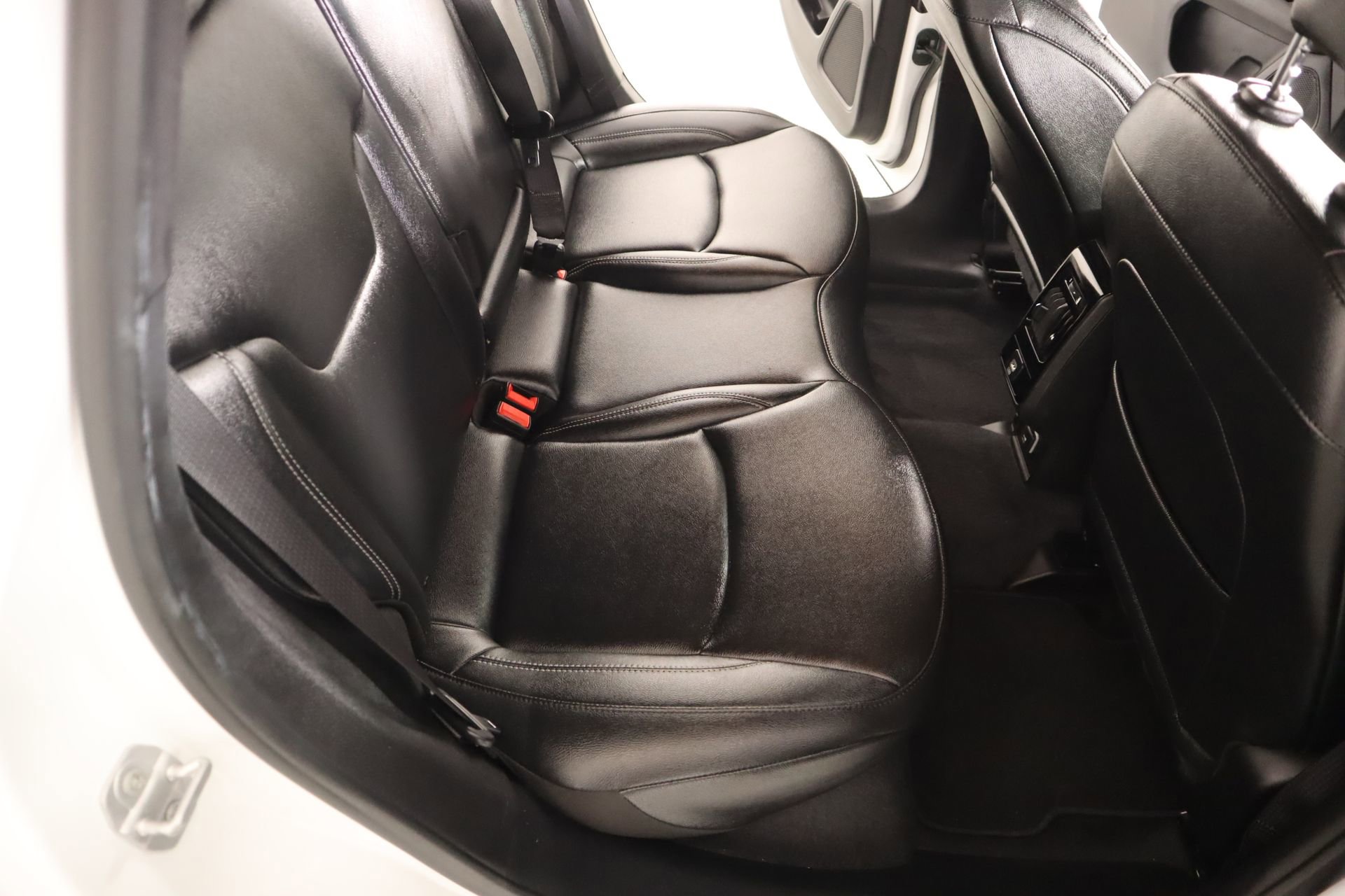 Used 2025 Jeep Compass Limited image 14