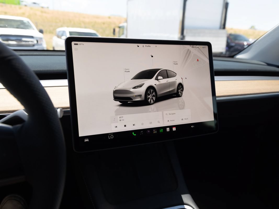 Used 2023 Tesla Model Y Long Range AWD/4WD image 22