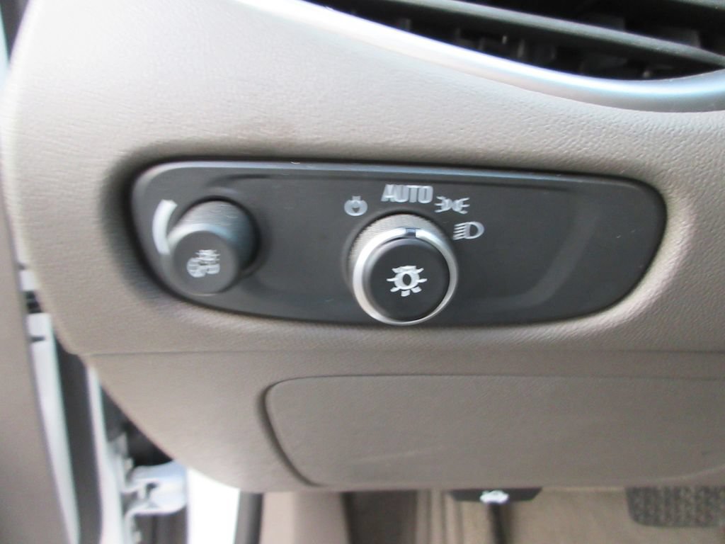 Used 2025 Chevrolet Malibu LT FWD image 22