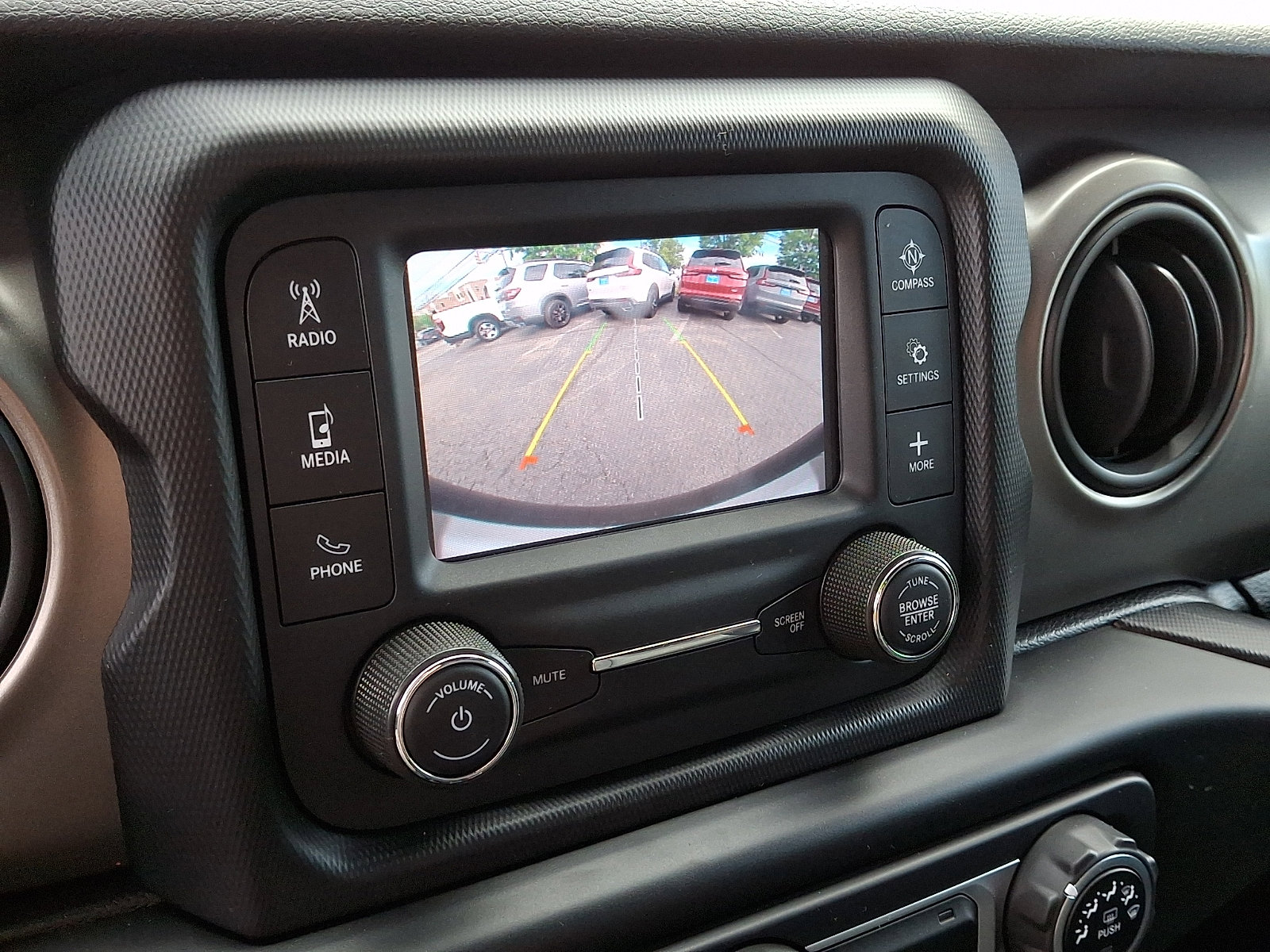 Used 2020 Jeep Wrangler Sport AWD/4WD image 15