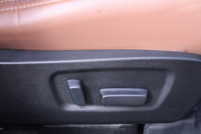 Used 2017 Toyota Highlander Limited image 12