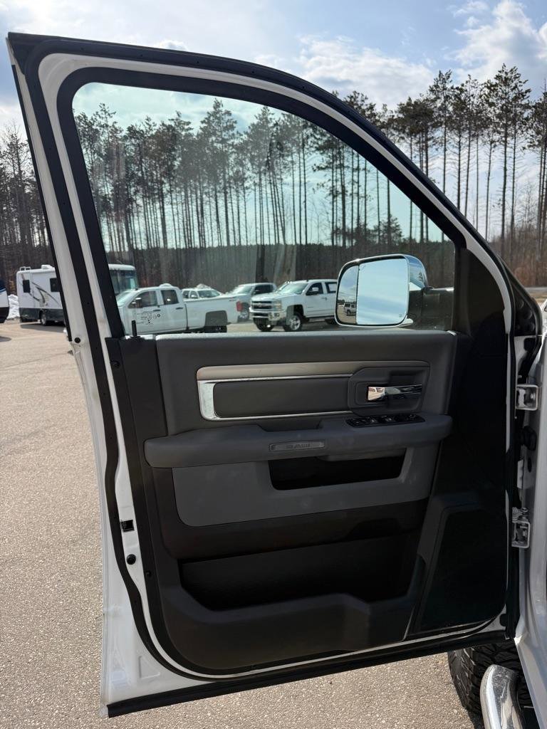 Used 2017 RAM 2500 SLT image 11