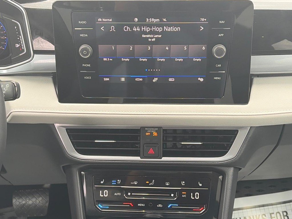 Certified 2025 Volkswagen Taos SEL AWD/4WD image 15