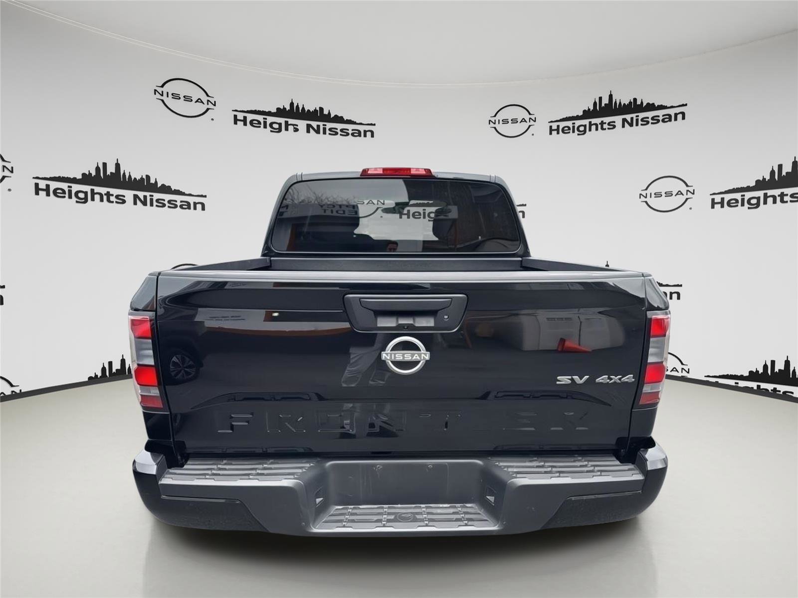 Used 2023 Nissan Frontier SV image 7