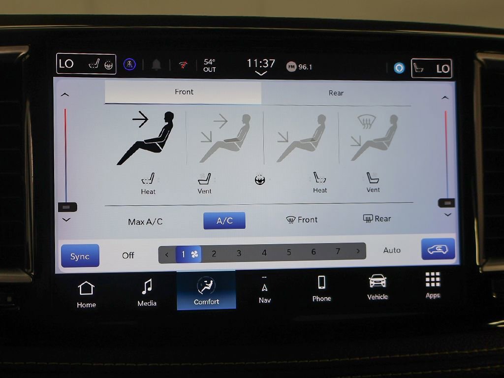 Used 2024 Chrysler Pacifica Limited FWD image 48