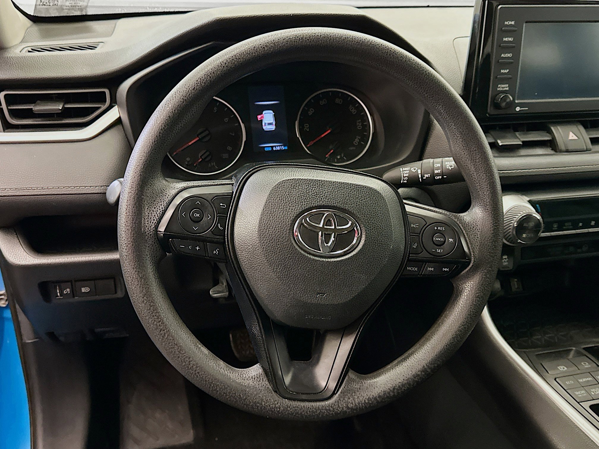 Used 2021 Toyota RAV4 XLE image 18