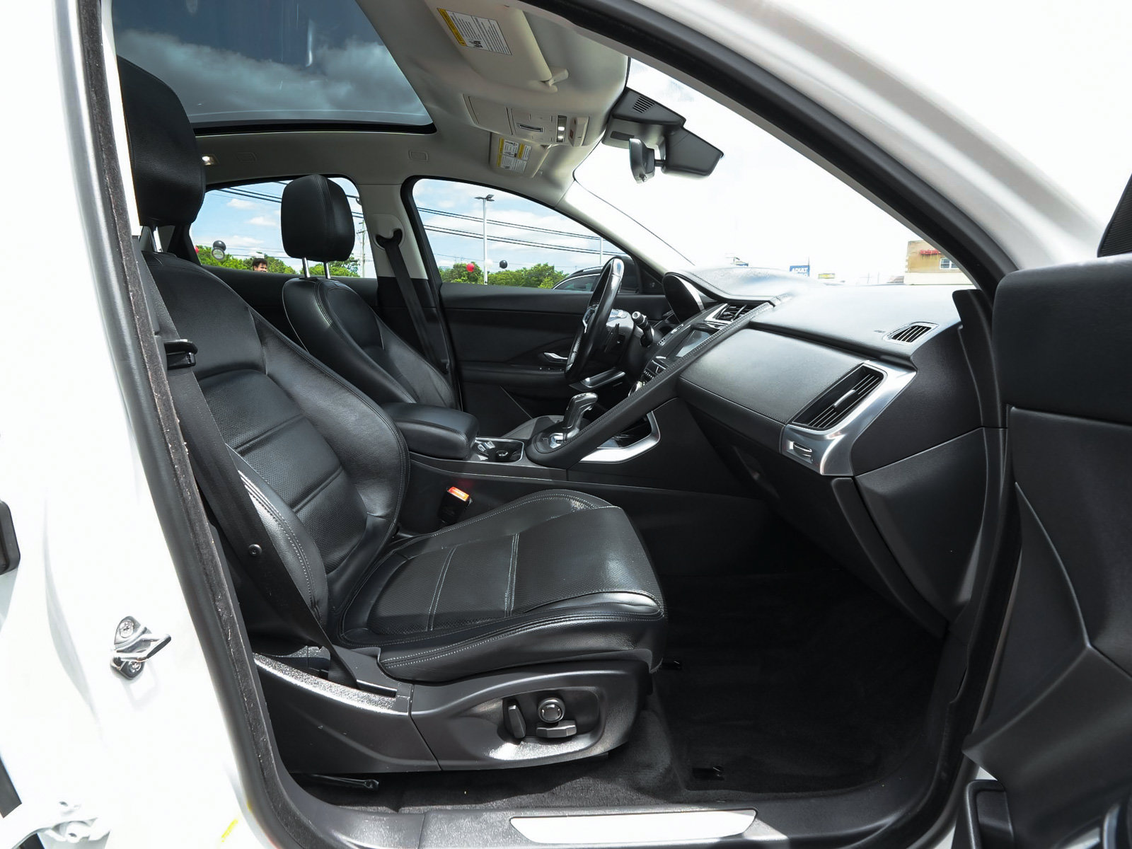Used 2020 Jaguar E-PACE SE AWD/4WD image 41