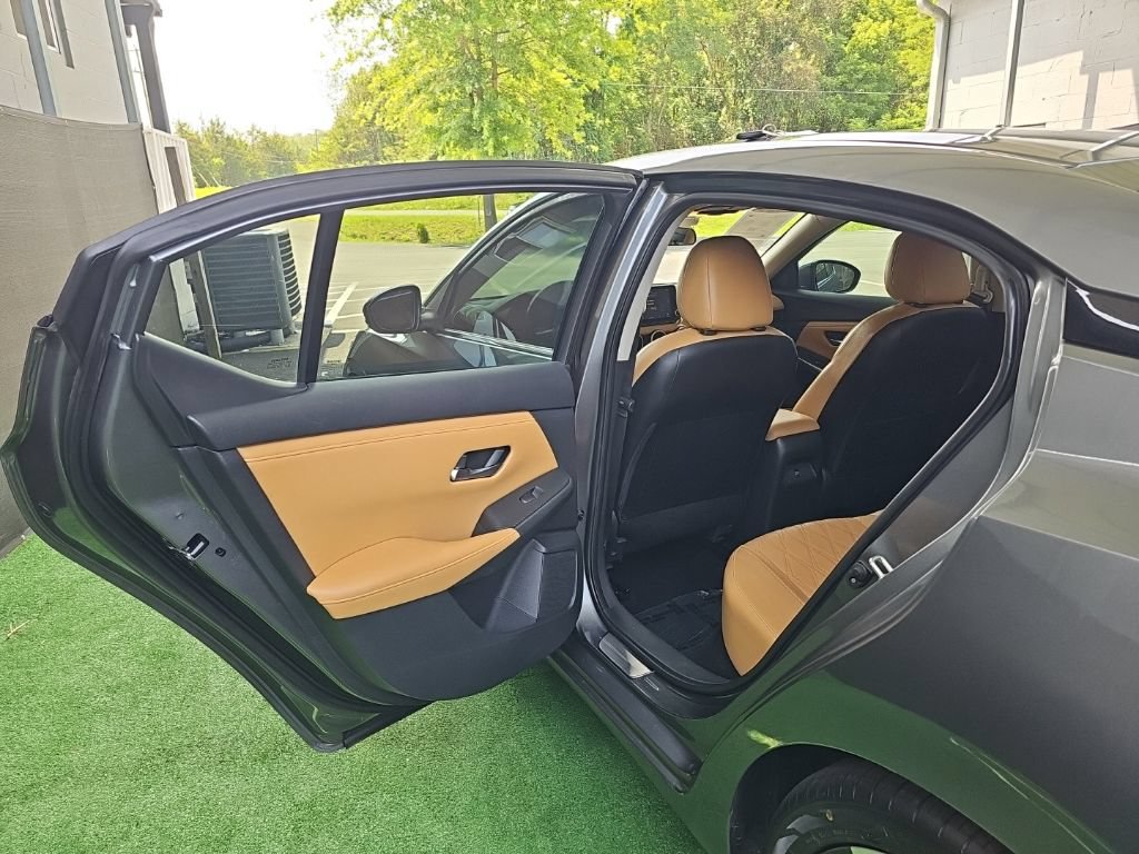 Used 2020 Nissan Sentra SV w/ SV Premium Package FWD image 37