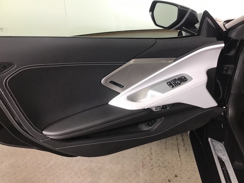 Used 2021 Chevrolet Corvette Stingray Preferred Cpe w/ Z51 Performance Package RWD image 24