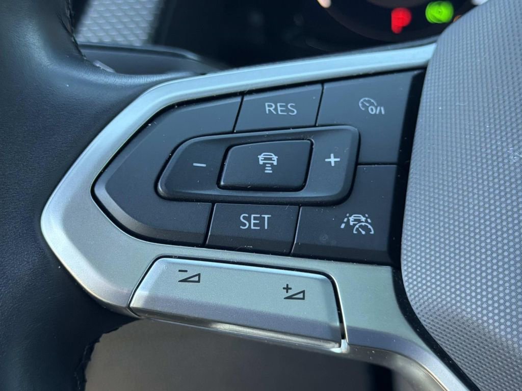 Used 2024 Volkswagen Atlas Cross Sport SEL Premium R-Line image 12