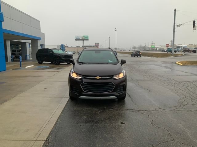 Used 2022 Chevrolet Trax LT w/ LT Convenience Package image 3