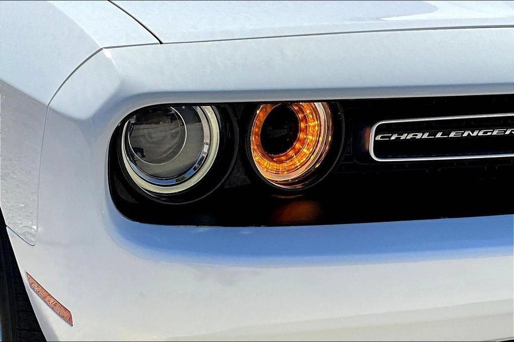 Used 2019 Dodge Challenger SXT RWD image 27