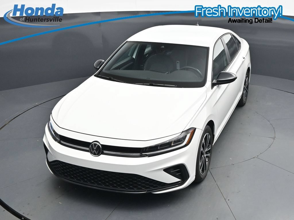 Used 2025 Volkswagen Jetta Sport FWD image 19