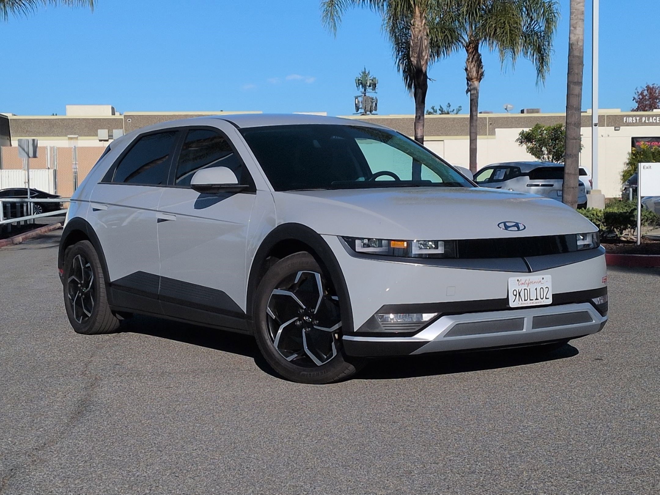 Used 2024 Hyundai Ioniq 5 SE image 2