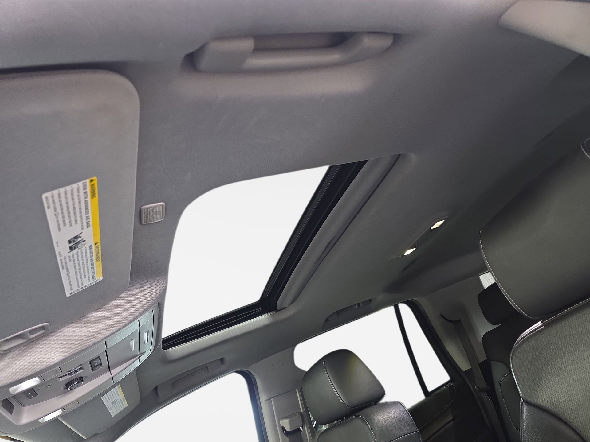 Used 2020 Chevrolet Tahoe Premier w/ 6.2L Performance Package AWD/4WD image 29