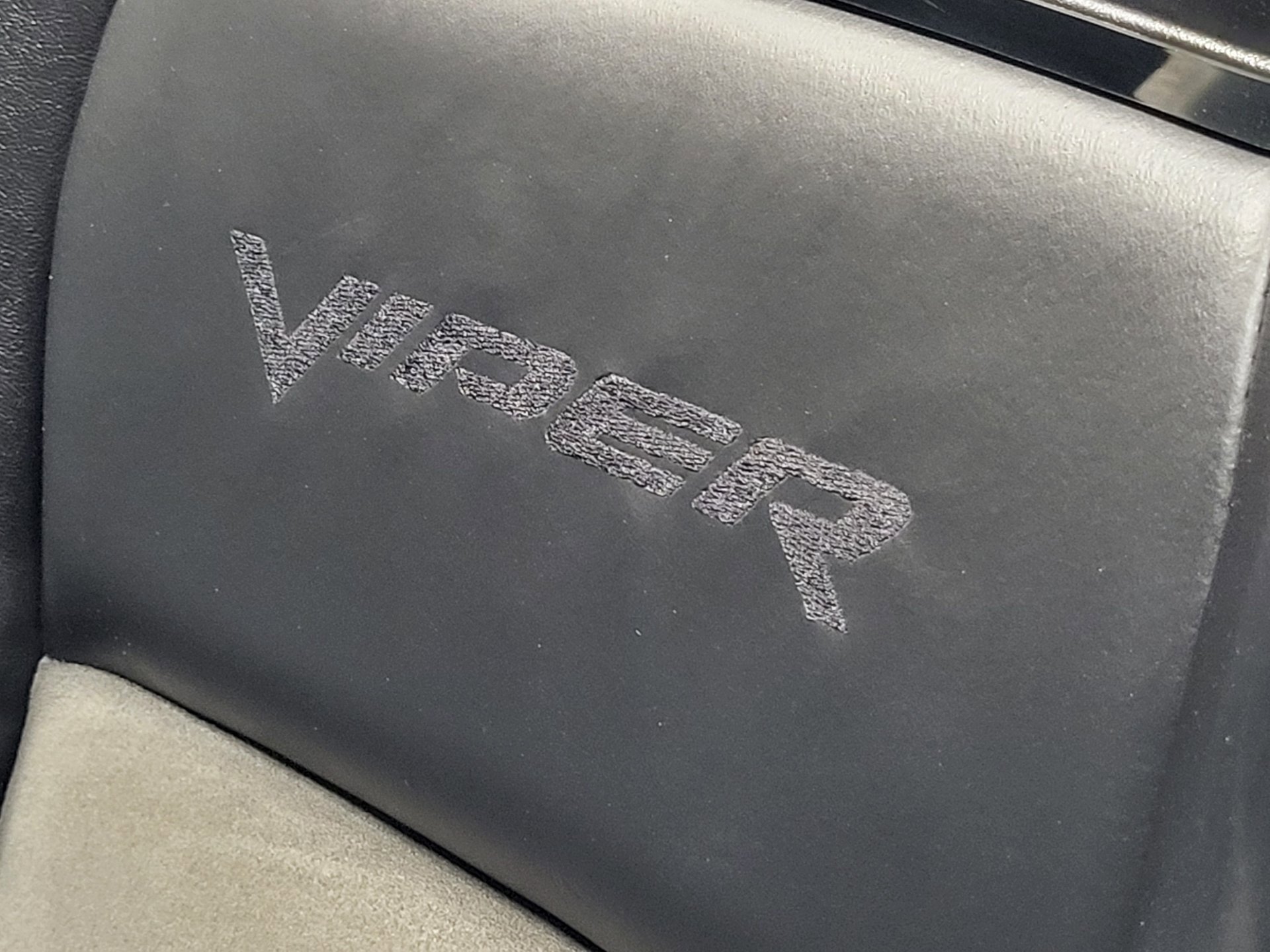 Used 2005 Dodge Viper SRT-10 image 36