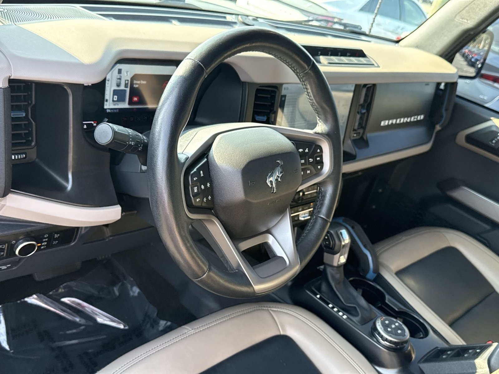 Used 2023 Ford Bronco Wildtrak AWD/4WD image 16