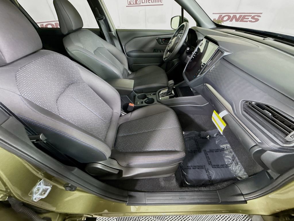 Used 2025 Subaru Forester Premium image 30