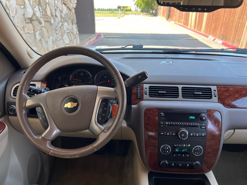 Used 2012 Chevrolet Suburban LT w/ Texas Edition RWD image 22
