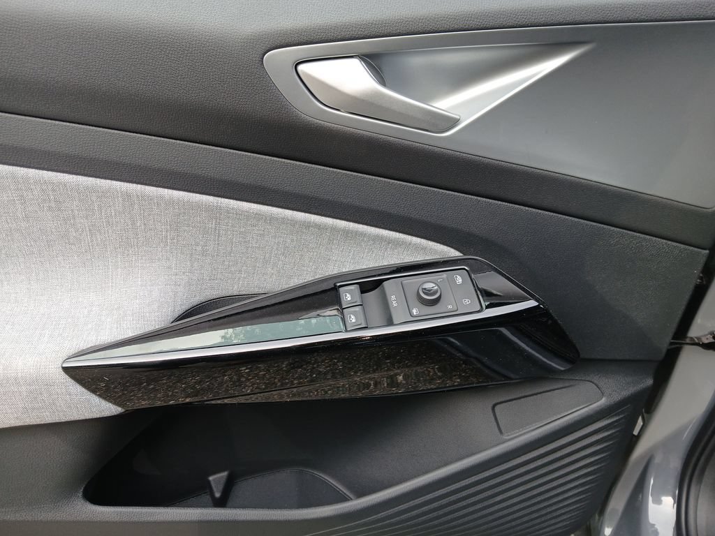 New 2026 Volkswagen ID.4 Pro RWD image 11