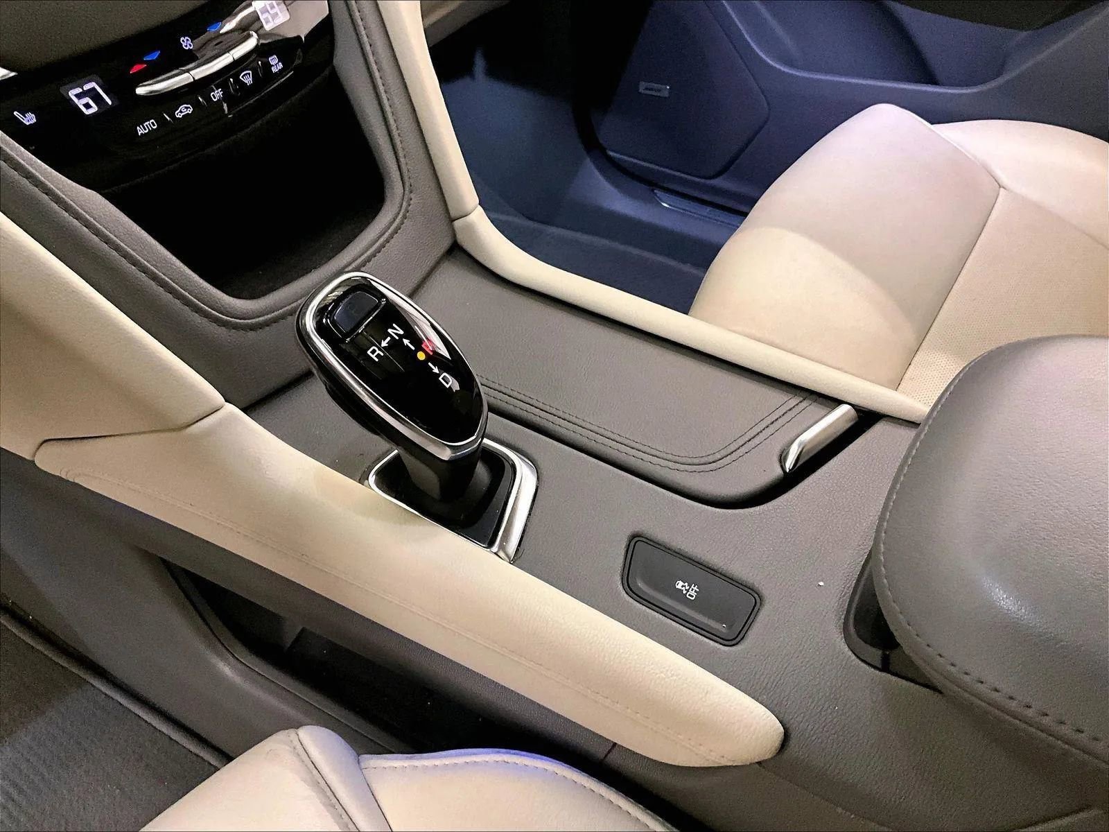 Used 2019 Cadillac XT5 Luxury FWD image 17