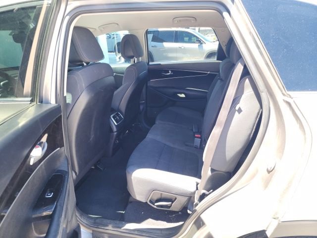 Used 2016 Kia Sorento L image 12