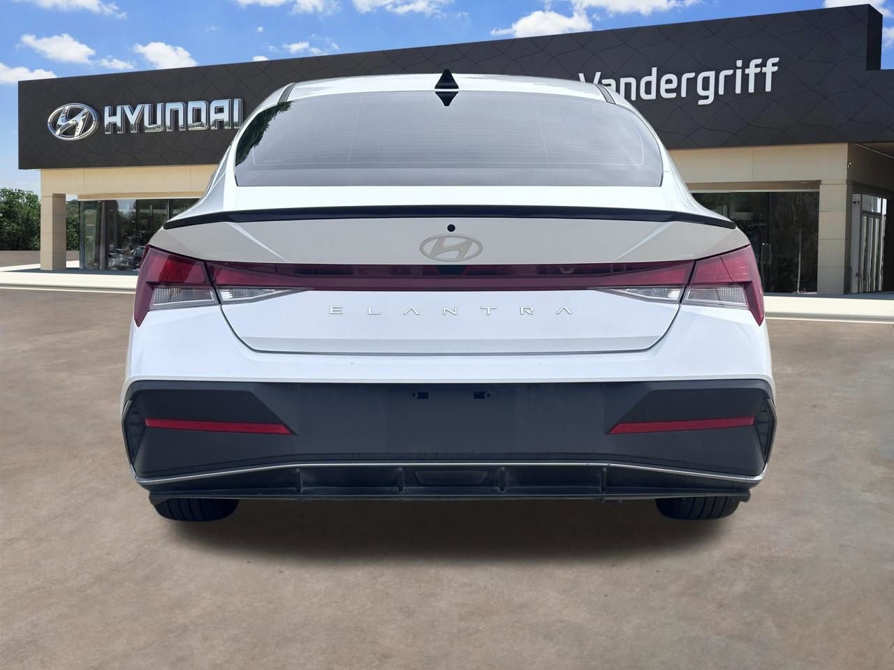 Used 2025 Hyundai Elantra Sport FWD image 9