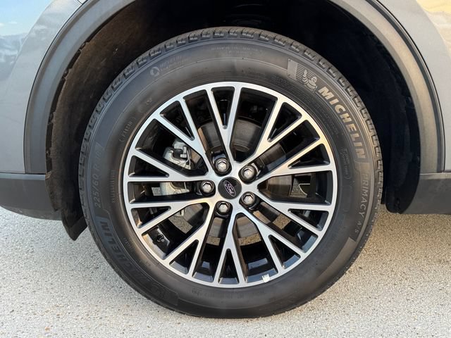 Used 2024 Ford Escape SE w/ Class II Trailer Tow Package FWD image 10